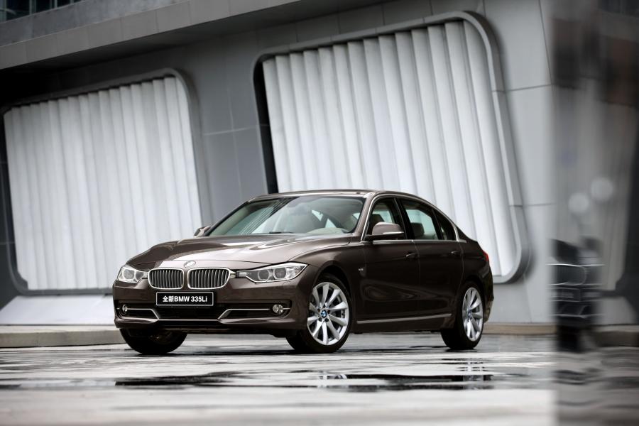  BMW 335Li 2012 года  (фото 20 из 25)